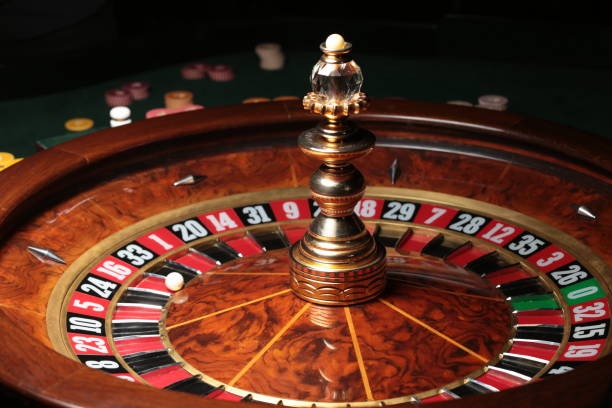 Free spins bonus round with expanding reels